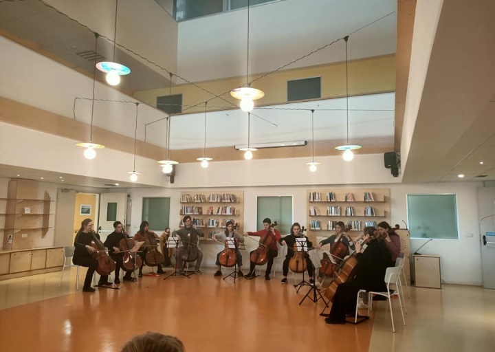Giovani violoncellisti in concerto
